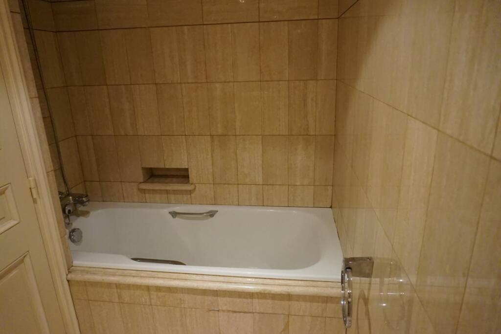 Apartamento Le Calme A 2 Pas De Paris Levallois-Perret Exterior foto